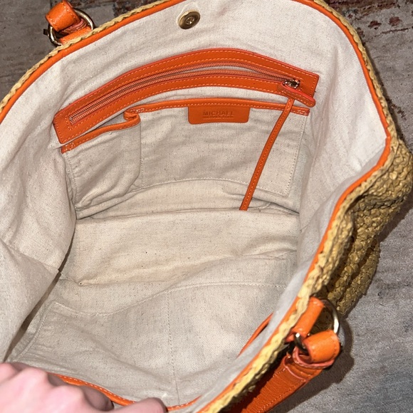 Michael Kors Santorini Large Basket Tote - Picture 6 of 11